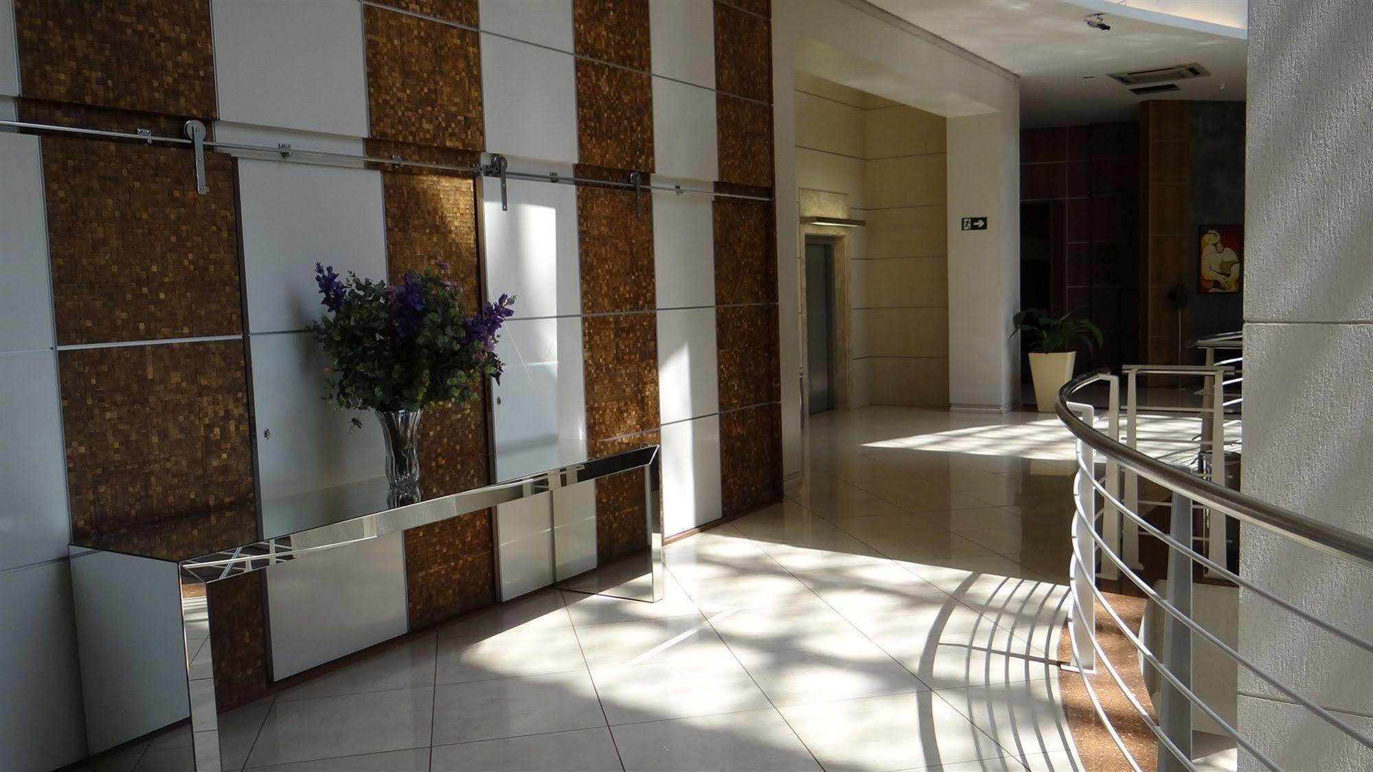Hotel Boulevard ลอนดริน่า ภายนอก รูปภาพ